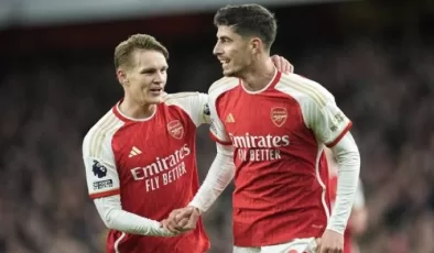 Arsenal birinci yarıdan fişi çekti