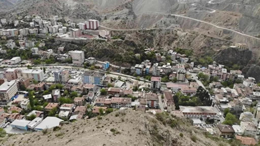 artvinde yusufeli belediyesi 50 yil sonra chpye gecti QKHgqzaE