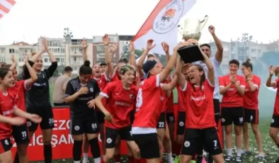 Bornova Hitabspor, Turkcell Bayan Futbol Muhteşem Ligi’ne yükseldi