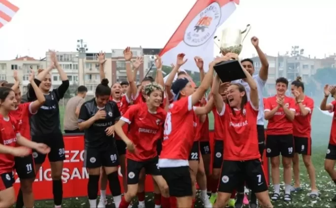 bornova hitabspor turkcell bayan futbol muhtesem ligine yukseldi mPQFRpaj jpg