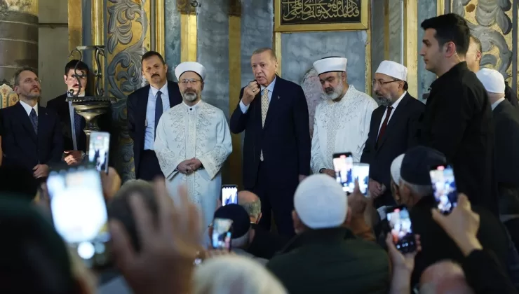 Cumhurbaşkanı Erdoğan, cuma namazını Ayasofya Camii’nde kıldı