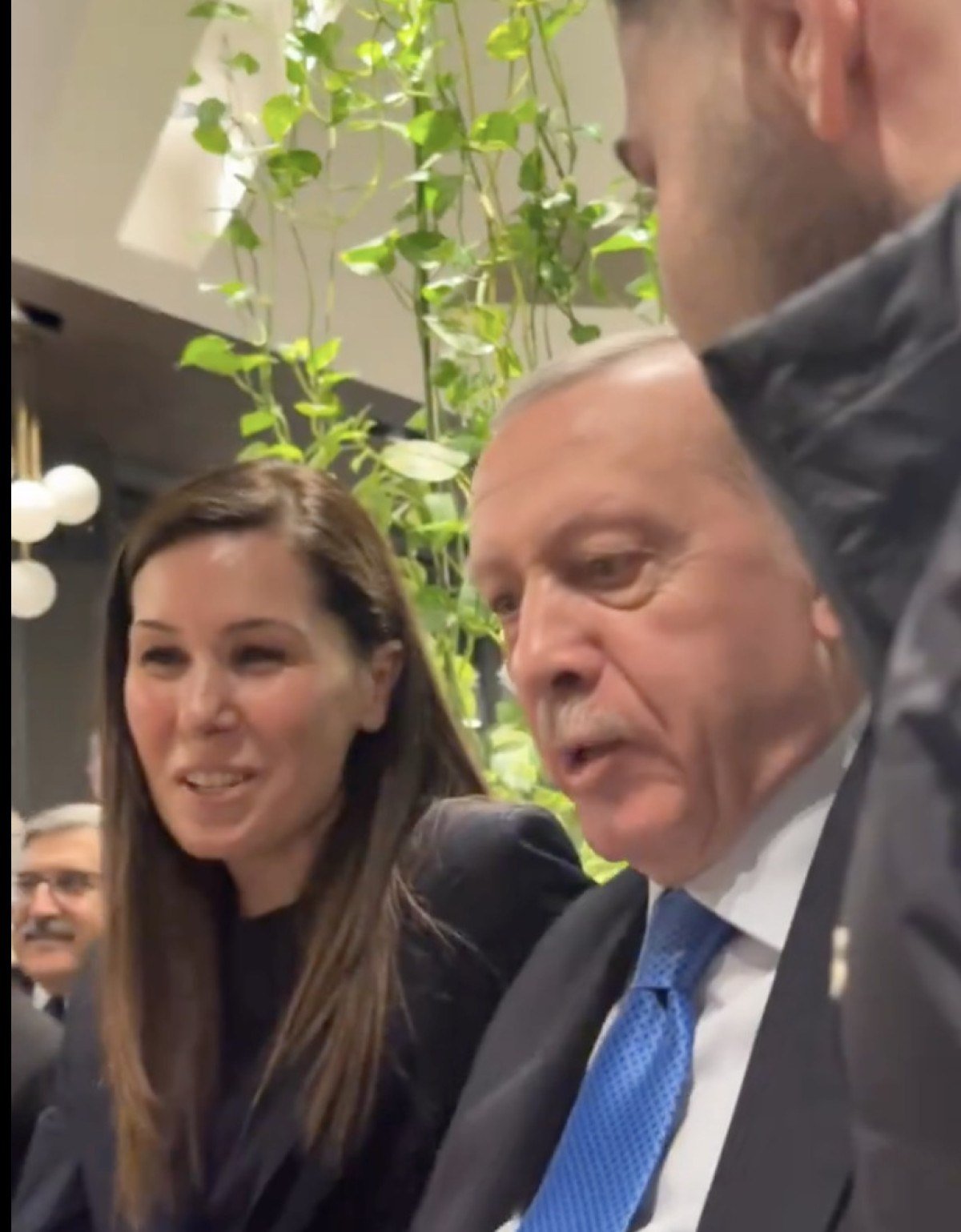 cumhurbaskani erdogan ile kucuk kizin diyalogu gundem oldu birakma bizi 4 9SBaXacI