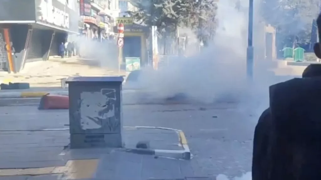 dem partililer vani karistirdi chp heyet gorevlendirildi isnOxkck