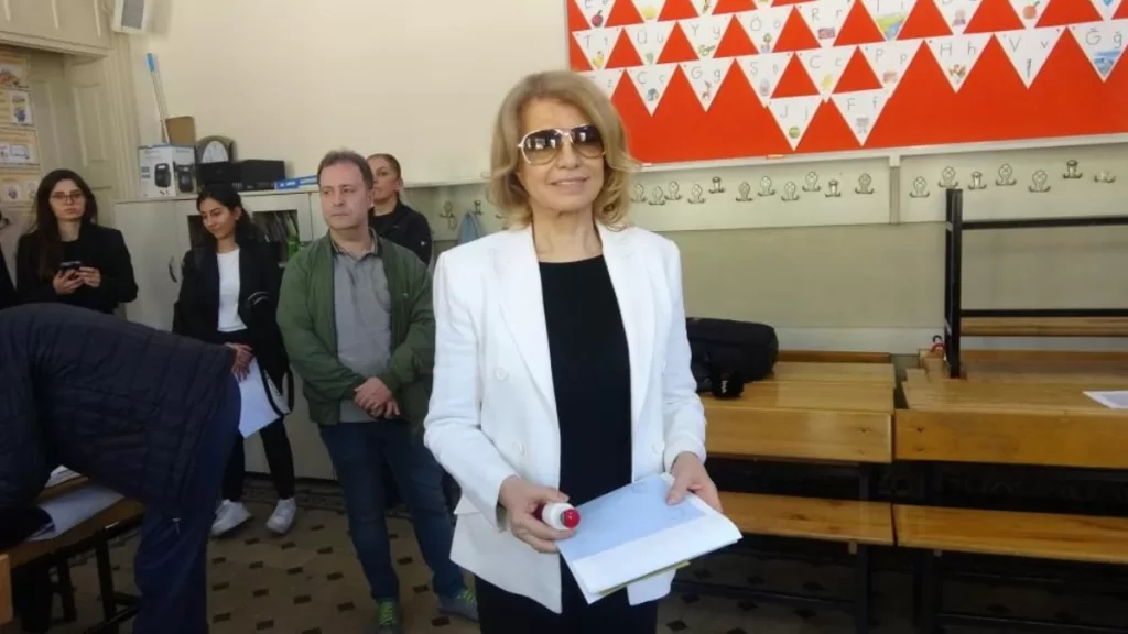 eski basbakan tansu ciller oyunu kullandi iGNKw1ND