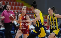 Fenerbahçe Alagöz Holding derbiyi kazandı, finale yükseldi