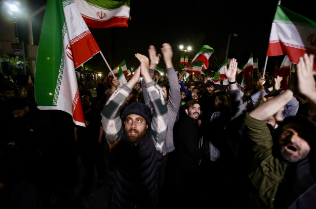 iranin israile saldirisi tahranda coskuyla kutlandi kahrolsun israil sloganlari attilar 1 MafEnfnI