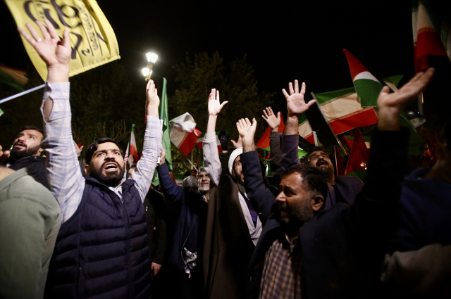 iranin israile saldirisi tahranda coskuyla kutlandi kahrolsun israil sloganlari attilar 4 mXGWVpae
