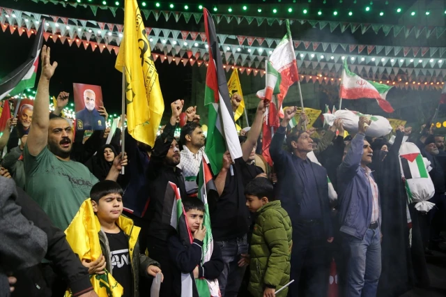 iranin sam konsolosluguna duzenlenen kanli saldiri sonrasi tahranda protesto 2 UmpwN7f3
