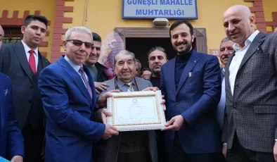 İstanbul’un en yaşlı muhtarı görevi devretti: 39 yıl hizmet etti