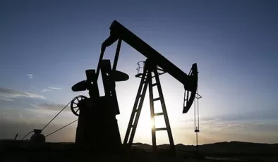 Jeopolitik olaylardan etkileniyor! Brent petrolün varil fiyatı 89,36 dolar
