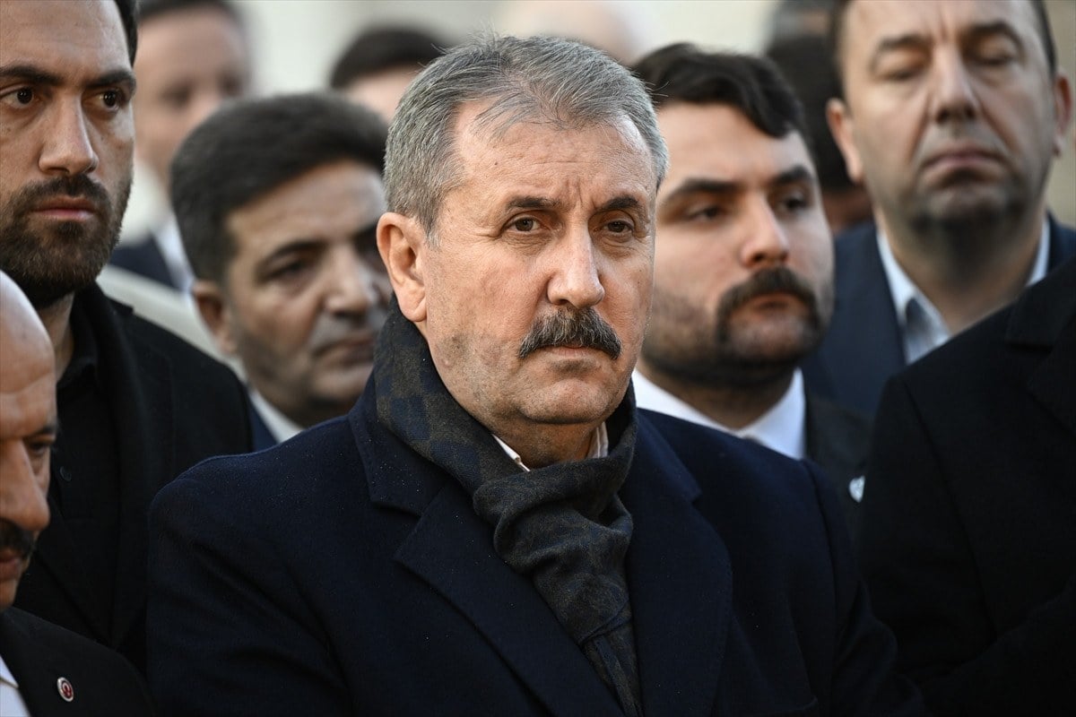 mustafa destici muhsin yazicioglunun kabrini ziyaret etti 3 Qc5GTYEF