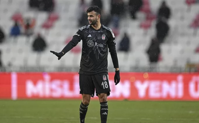 Rachid Ghezzal, 11’e göz kırptı