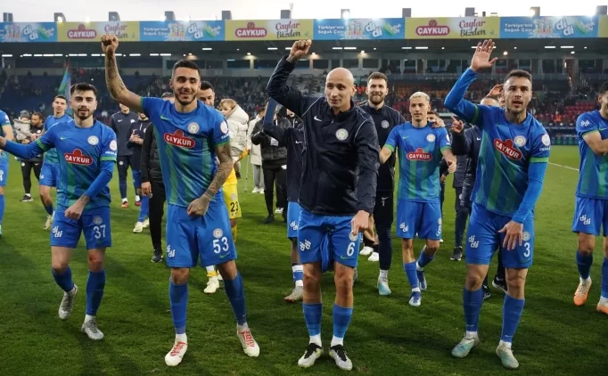 rizespor istanbulspor deplasmaninda QKvpcdh9 jpg