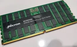 Tek bir 256 GB DDR5 bellek modülü işte böyle görünüyor