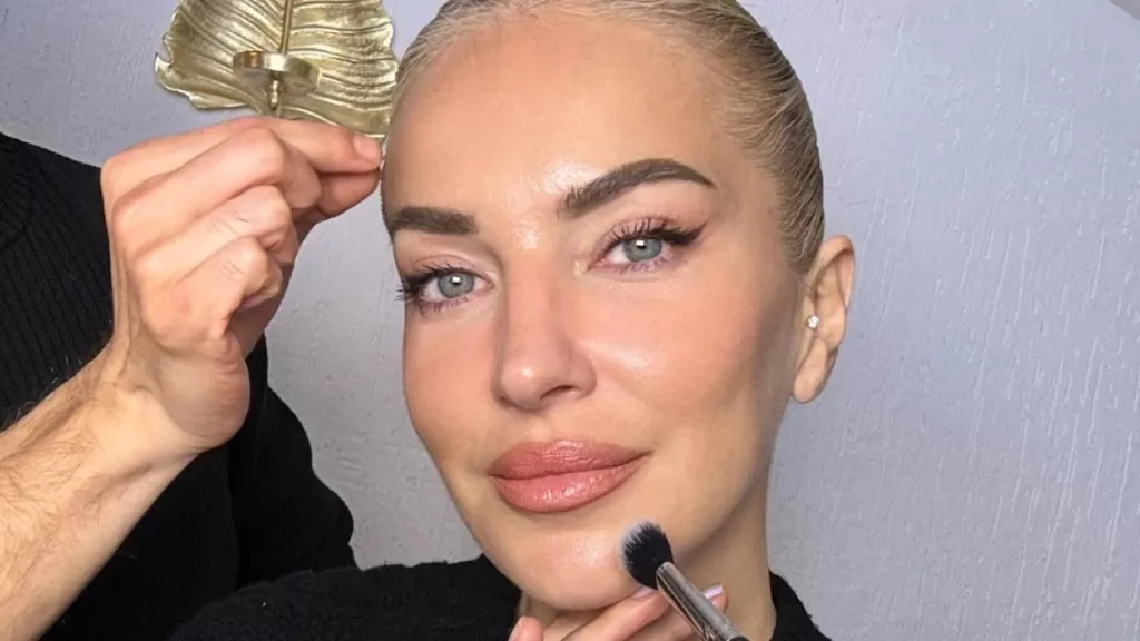 unlu sunucu burcu esmesoy spor videosu yayinladi bahane yok 30 dakika yeter TFTrgaDy