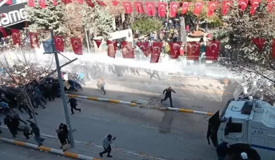 Van’da izinsiz gösteriler devam ediyor: Polise saldırıp çevreye zarar verdiler