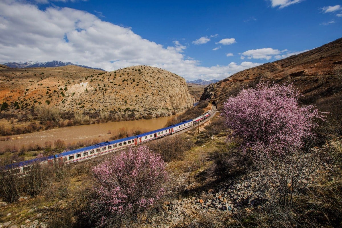 yeni turistik trenlerin yola cikacagi tarih belli oldu ankaradan tatvana diyarbakira 5 nEVDIgJ7