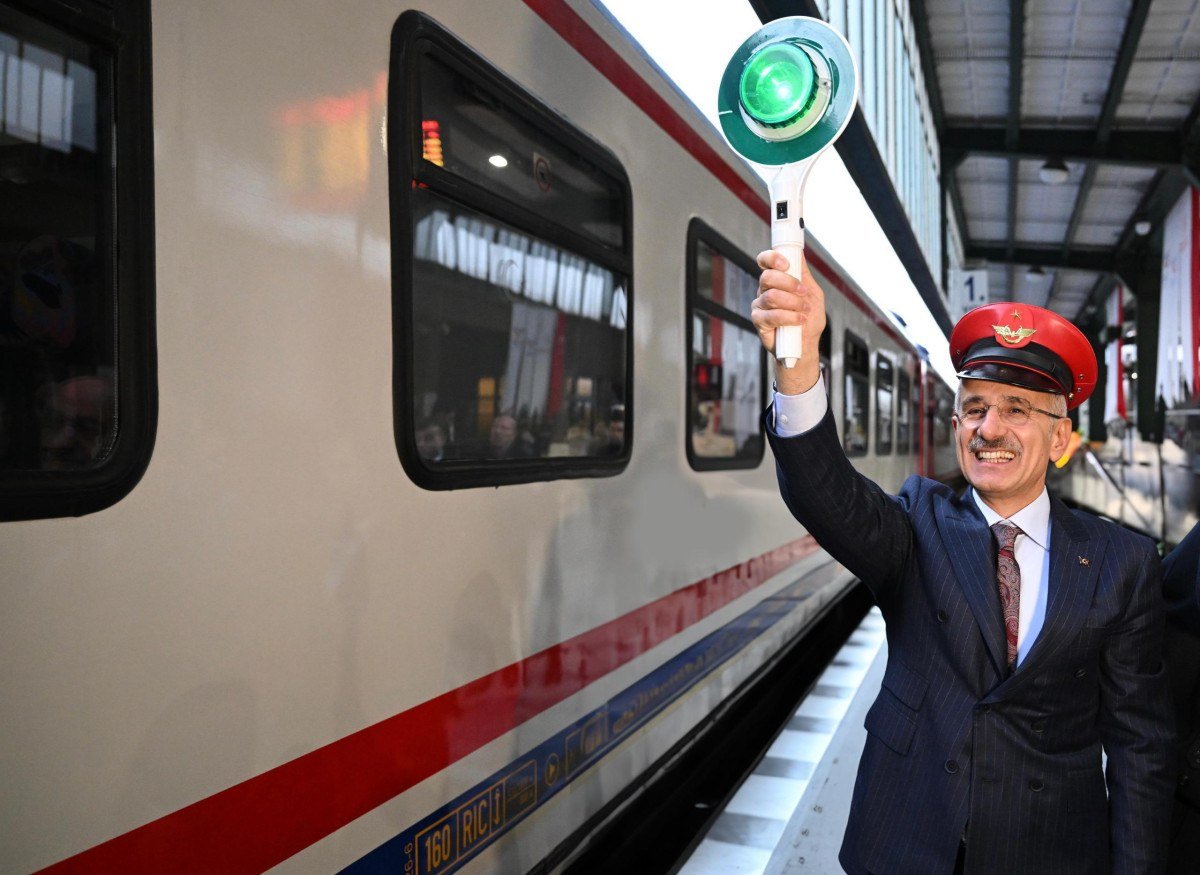 yeni turistik trenlerin yola cikacagi tarih belli oldu ankaradan tatvana diyarbakira 6