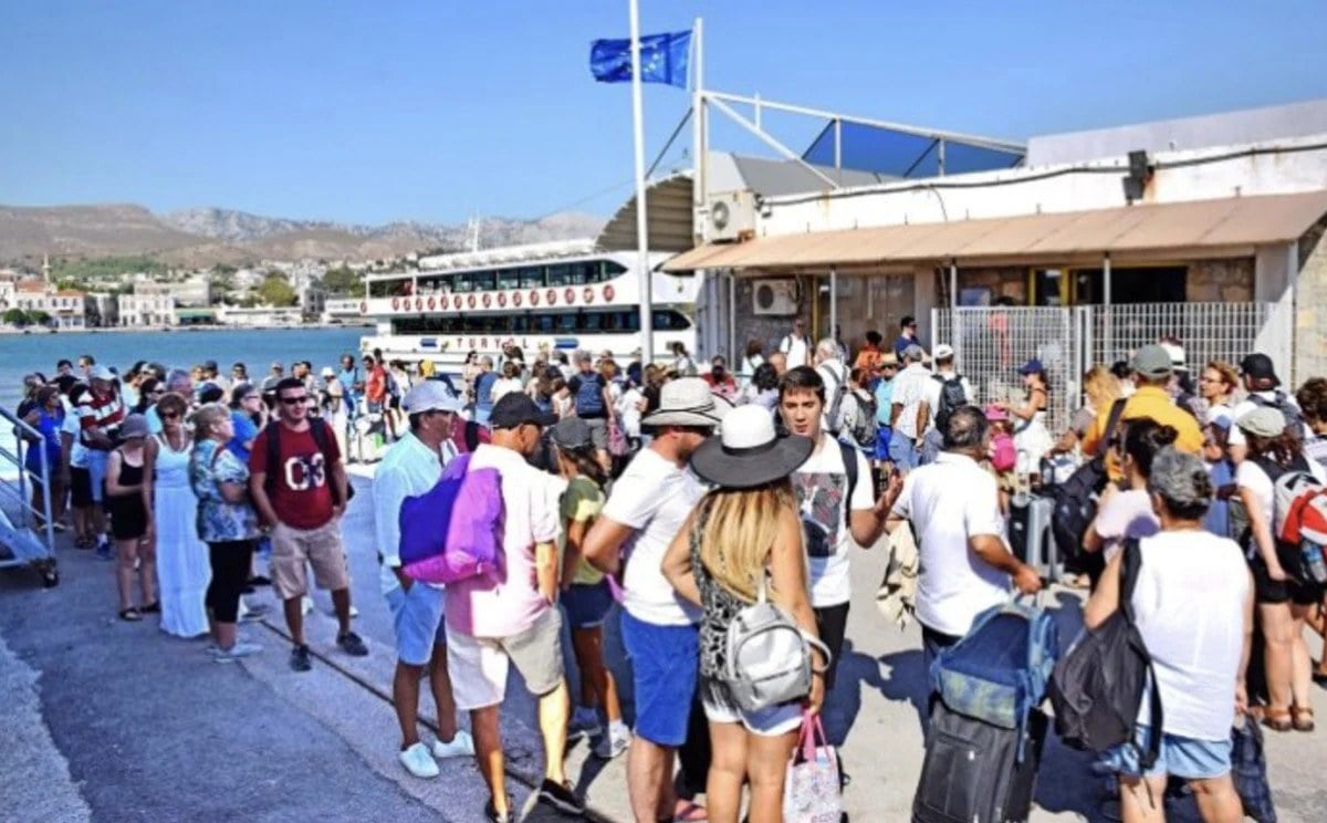 yunan adalarina turk turist akini 20 bin kisi gitti 0 NT2n77A6