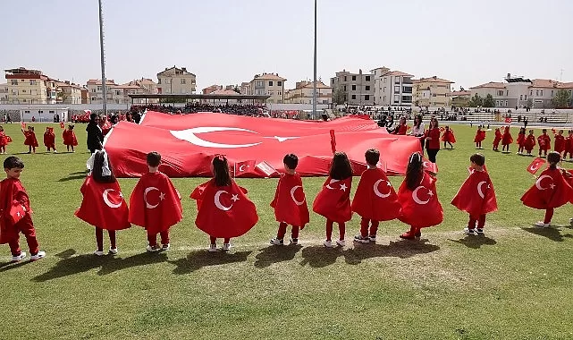 23 Nisan Ulusal Egemenlik ve Çocuk Bayramı, Kemal Kaynaş Stadyumu’nda düzenlenen törenlerle kutlandı