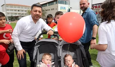 23 Nisan Ulusal Egemenlik ve Çocuk Bayramı, tüm yurtta olduğu gibi Nevşehir’de de coşkuyla kutlandı. Törene Nevşehir Belediye Başkanı Rasim Arı’da katıldı