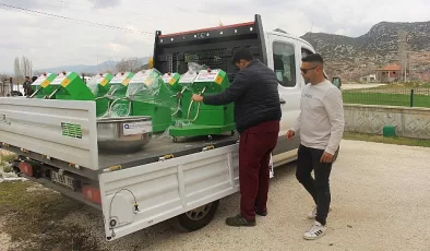 Antalya Büyükşehir kovan ve makine teçhizat desteğini sürdürüyor