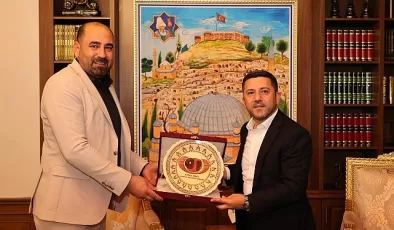 aymaklı Belediye Başkanı Harun Çekiç, Nevşehir Belediye Başkanı Rasim Arı’yı ziyaret ederek yeni görevinden dolayı tebrik etti