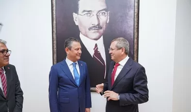Ayvalık Belediye Başkanı Mesut Ergin’den CHP Genel Başkanı Özgür Özel Ziyarette Bulundu