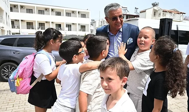 Başkan Topaloğlu, Merkez İlkokulu’nda kermese katıldı