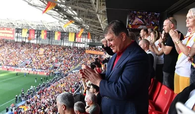 Başkan Tugay Göztepe’nin Süper Lig heyecanına ortak oldu