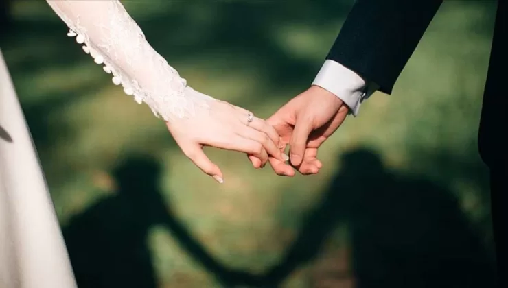 CHP’li Uşak Belediyesi, göçmenlerin nikah ücretlerinde zamma gitti