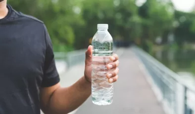 Doktor açıkladı: Neden asla plastik şişeden su içmemelisiniz?