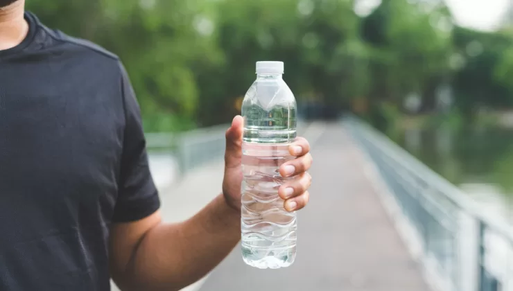 Doktor açıkladı: Neden asla plastik şişeden su içmemelisiniz?