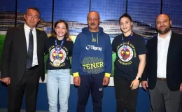 Fenerbahçe Başkanı Ali Koç, Avrupa şampiyonu boksörlerle buluştu