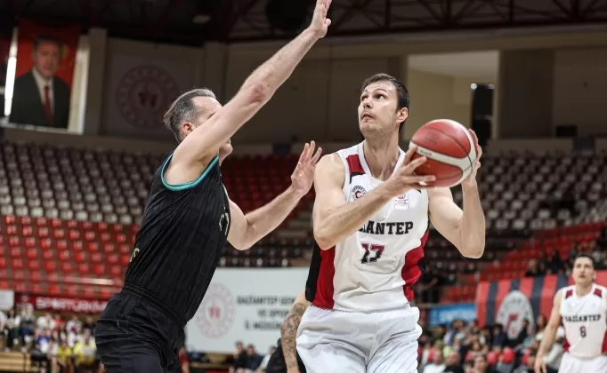 Gaziantep Basketbol, play-off çeyrek final etabına önde başladı