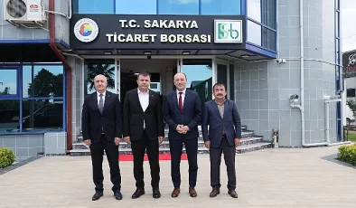 Geyve Belediye Başkanı Selçuk Yıldız Sakarya Ticaret Borsası Başkanı Mustafa Genç’i ziyaret ederek görüşmeler gerçekleştirdi