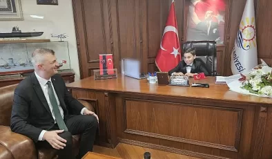 Gölcük Belediye Başkanı Ali Yıldırım Sezer, 23 Nisan Ulusal Egemenlik ve Çocuk Bayramı kapsamında koltuğunu devretti.