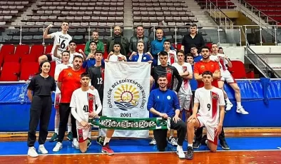 Gölcük Belediyespor Genç Erkekler Voleybol Takımı, Bolu’da düzenlenen Türkiye çeyrek final maçlarında yarı finallere yükseldi.