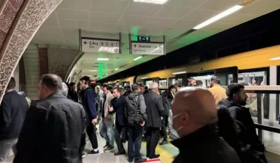 İstanbul’da metro arızası yaşandı