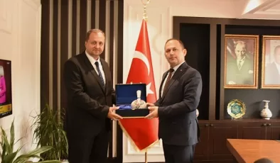 İznik Belediye Başkanı Kağan Mehmet Usta il genelindeki resmi kurumlara ziyaret gerçekleştirdi.