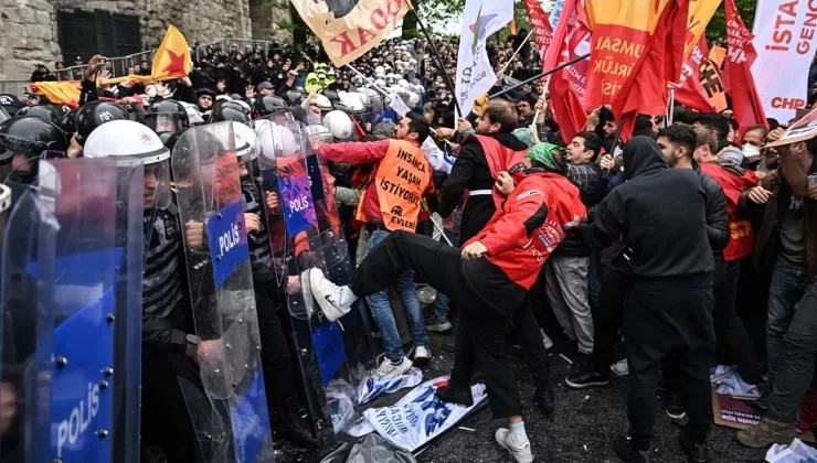 Komünistler Taksim’e çıkmak için polislere saldırdı: Ayakkabıları dikkat çekti