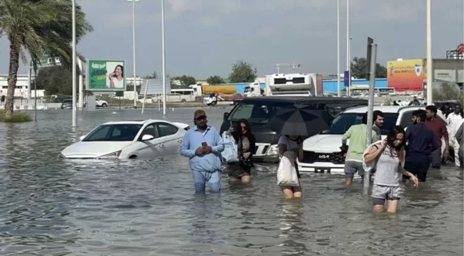 Körfez ülkelerinde sel felaketi! BAE ve Umman’da 21 kişi hayatını kaybetti