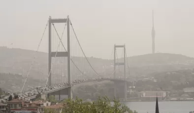 Meteoroloji uyardı: İstanbul’da çöl tozu nedeniyle göz gözü görmüyor
