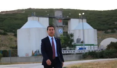 Muğla Büyükşehir Belediye Başkanı Ahmet Aras, Menteşe’de yeşil alan sulamalarında kullanılan suyun yüzde 90’ının elde edildiği İleri Biyolojik Arıtma Tesisinde incelemelerde bulundu