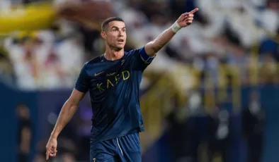 Ronaldo gösteri yaptı Al-Nassr finale yükseldi