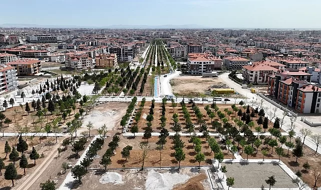 Şehri imar ederken yeşil dokuyu da ihmal etmeyen Selçuklu Belediyesi Selahaddin Eyyubi Mahallesi’nde yapımına devam ettiği Yelda Parkı’nda çalışmaları son hızla devam ettiriyor