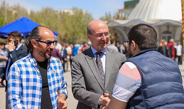 Selçuklu Belediye Başkanı Ahmet Pekyatırmacı, Cuma Buluşmaları çerçevesinde Şeyh Şamil Mahallesi’nde vatandaşlarla bir araya geldi