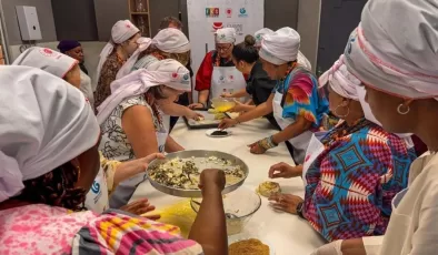 Senegal’de Türk Mutfağı Haftası’nda kadın büyükelçiler Selanik böreği pişirdi!