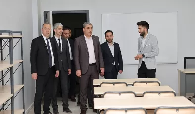 Sivas Belediye Başkanı Dr. Adem Uzun, saha gezileri kapsamında Şeyh Şamil Spor Kompleksi ve Fatih Kültür Merkezi’ni ziyaret etti