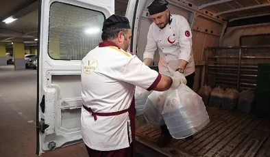 Sivas Belediye Başkanı Dr. Adem Uzun’un seçim döneminde dile getirdiği vaatlerden biri olan taziye evlerine yemek ikramı başladı